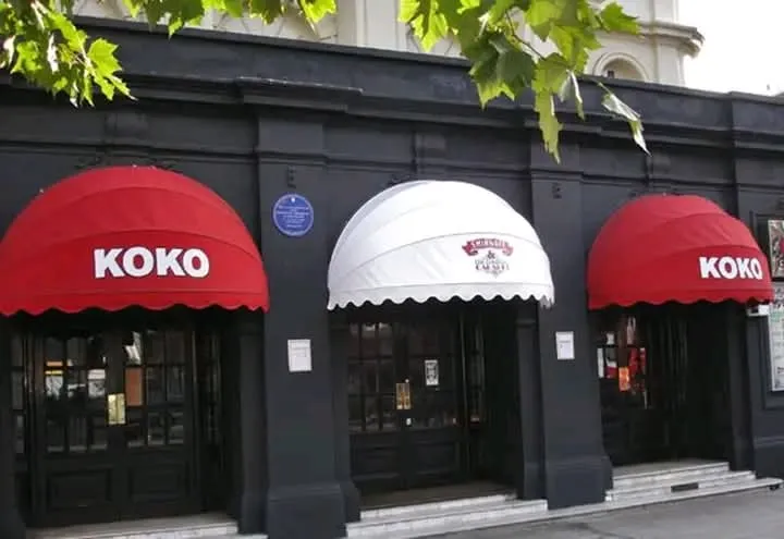 Kanopi Sunbrella Dome Pintu